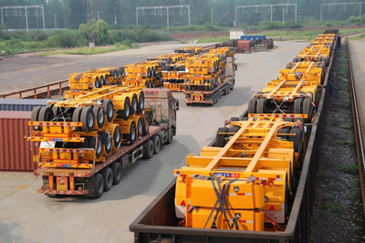 中集通華百臺(tái)數(shù)模化集裝箱運(yùn)輸車批量交付，引領(lǐng)智慧物流新篇章